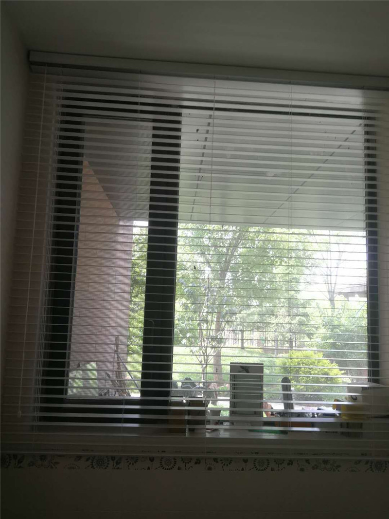 百葉窗簾